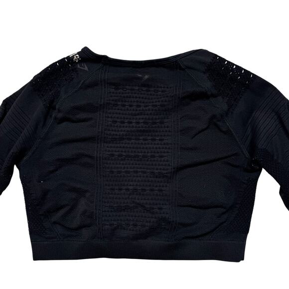 GYMSHARK Glow Long Sleeve Crop Top in Black Size XS Womens Cutouts Thumbhole - Picture 4 of 7